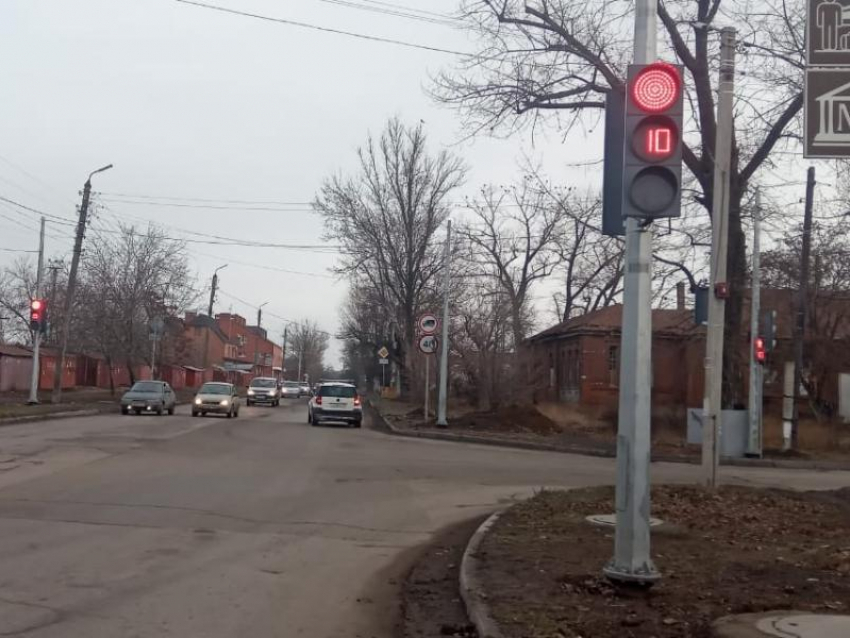 В Таганроге идет проверка и ремонт светофоров 
