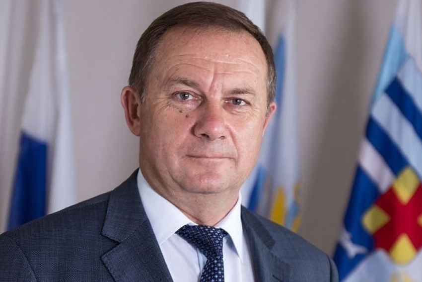 Экс-мэр Таганрога проведет за решеткой менее 10 месяцев