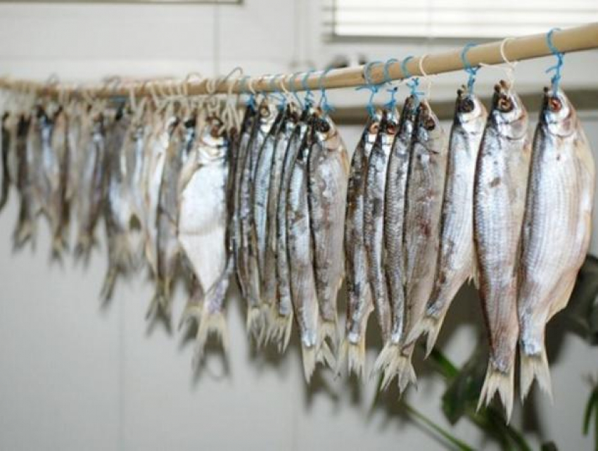 Семейную пару в Таганроге наказали за приготовление рыбки дома