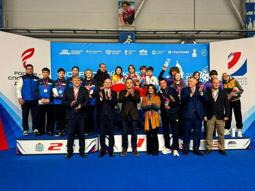 Юные таганрожцы покорили всероссийскую арену кёрлинга