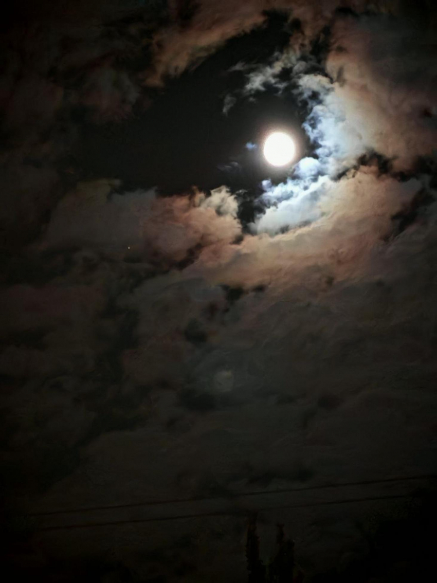 Суперлуна над Таганрогом - фото горожан