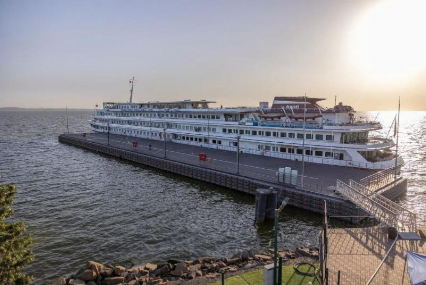 Таганрогский порт готовится к «Метеору»: на реконструкцию причала выделено 14 млн рублей