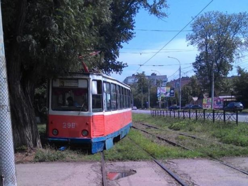 «Восстанием машин» назвали таганрожцы очередной сход трамвая с рельсов