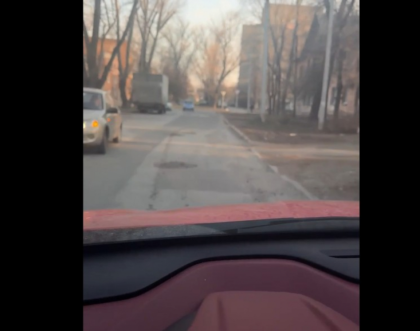 «Юра, мы все…потеряли»: человек давно покорил космос, а Таганрог не может покорить ямы на дорогах