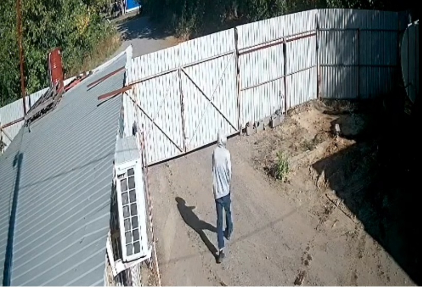 Всё крушат и грабят: банда юных гангстеров держит в страхе таганрожцев - попали на видео