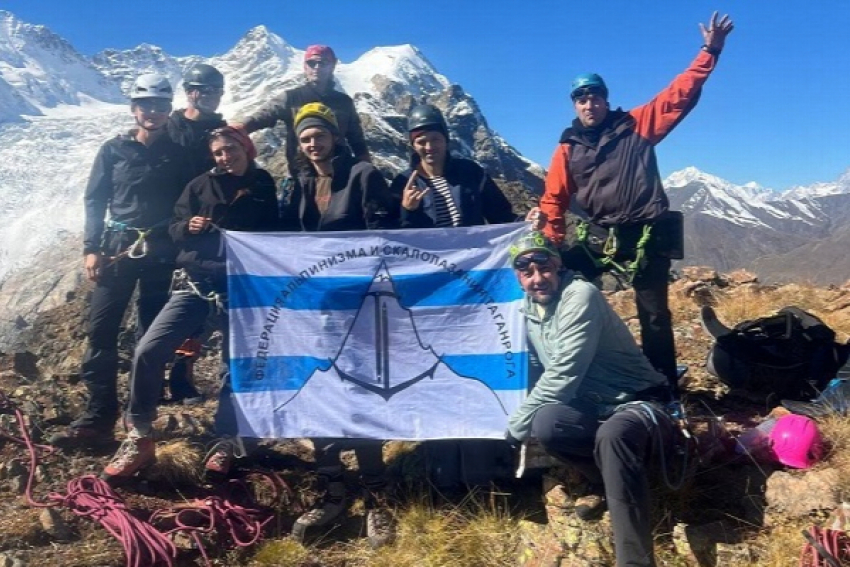 Альпинисты Таганрога покорили вершину Главного Кавказского хребта, названную в честь земляка - академика Каляева