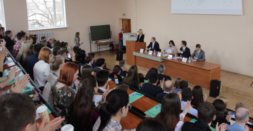 В Таганроге прошел первый форум молодежных парламентов