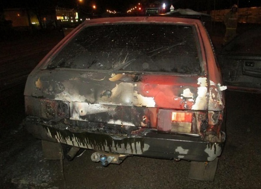 В Таганроге сгорела  «восьмерка»