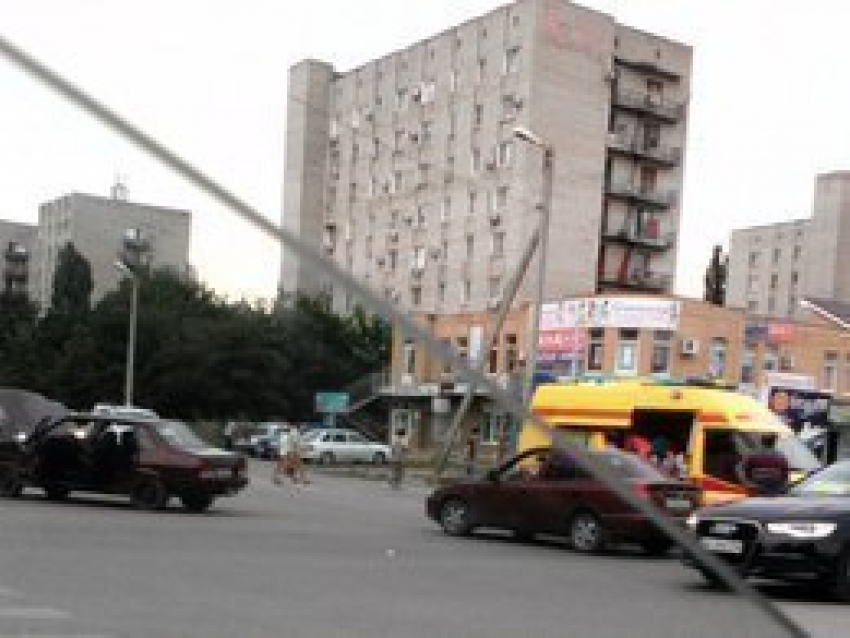 На Русском поле столкнулись ВАЗ-21099 и Hyundai Accent