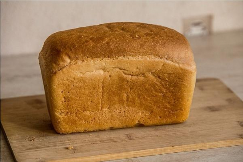 На смену горючему сыру в Таганроге пришел резиновый хлеб