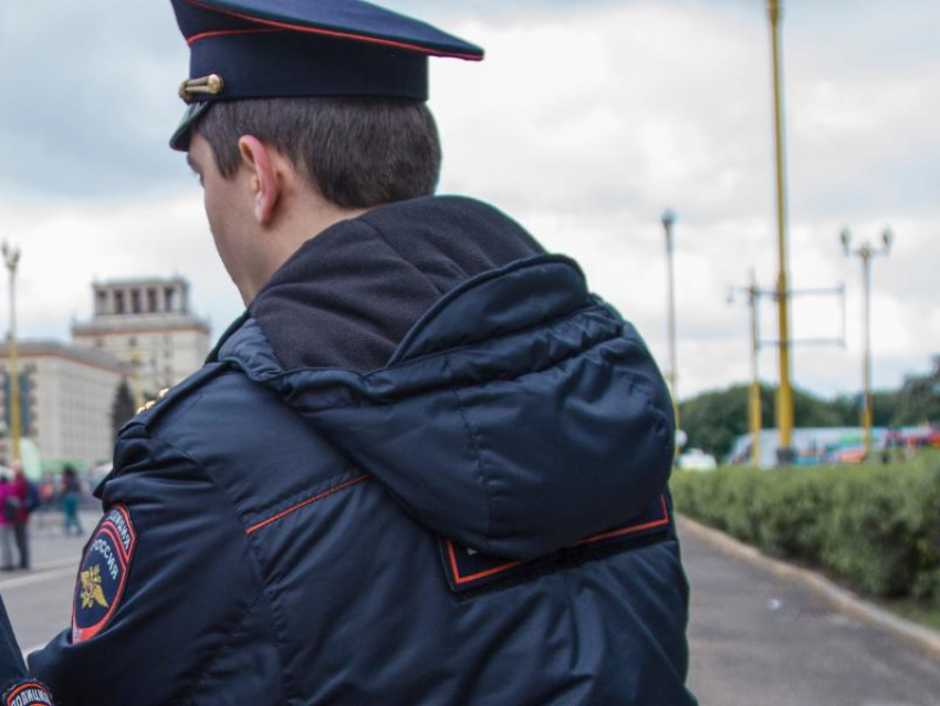 В Таганроге будут судить полицейского, который взял 200 тысяч у обвиняемого в изнасиловании