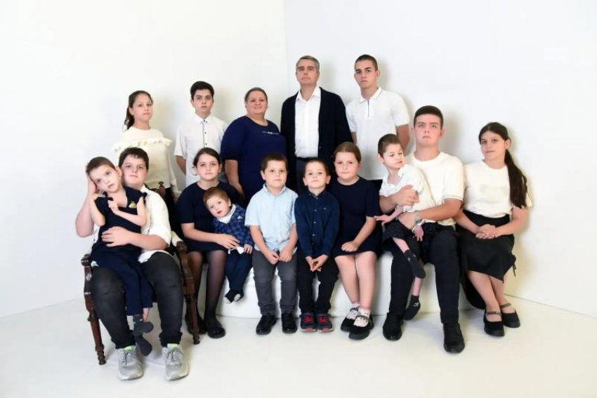 Таганроженка Ирина Пащенко, мать 13 детей, получила звание «Мать-героиня»
