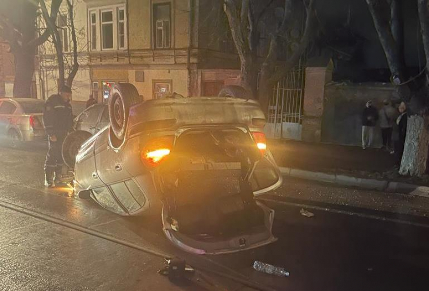 ДТП с «перевёртышем» произошло на улице Фрунзе 