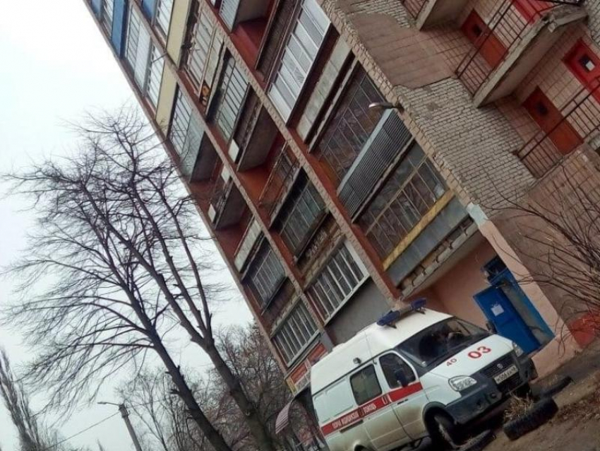 Тревога в таганроге сегодня. В Таганроге Таганрожец выпал из окна. Дзержинского 169 Таганрог. Многоэтажки Близнецы Таганрог. В Таганроге выпал мужчина с 11 этажа.