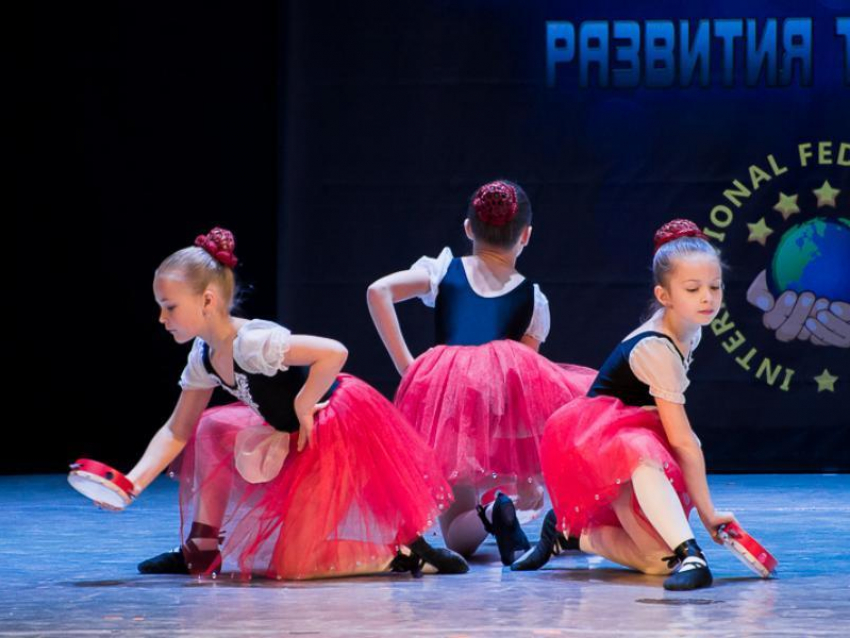 Ученицы школы балета «LIL BALLERINE»  блистали на большой сцене