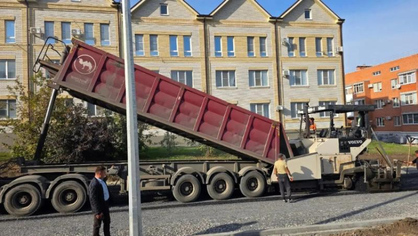 Неужели дождутся: таганрожцам пообещали к ноябрю сделать дорогу на 1-м Новом