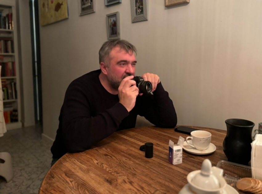 Продюсер из Таганрога, который “ненавидит людишек” выпустил этнический трек