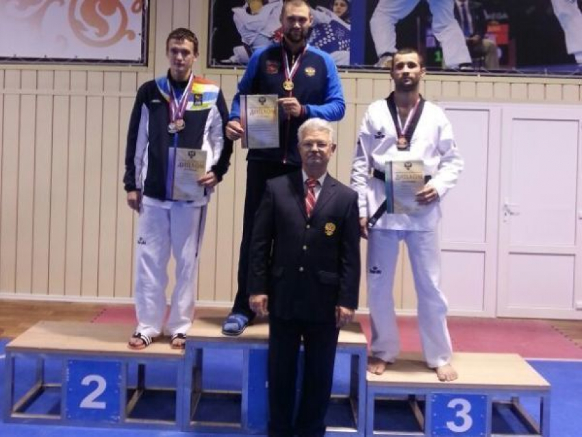 В Чемпионате России по тхэквондо спортсмены из Таганрога завоевали четыре  золотых медали