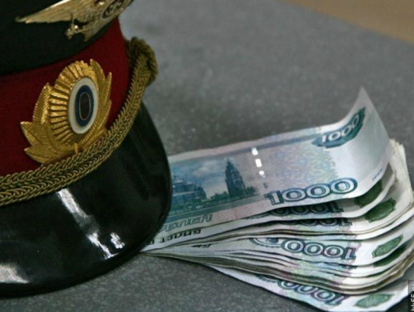 За «спрятанное дело» полицейский Таганрога взял «на лапу» 150  тысяч рублей