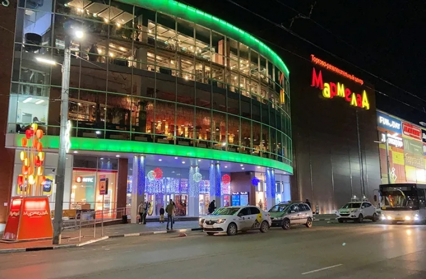 Девушку выгнали под бомбёжку? — власти Таганрога опровергли ЧП в «Мармеладе"