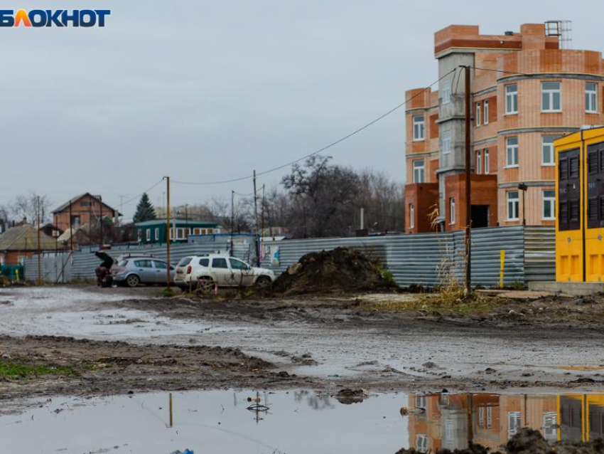 К детскому садику, построенному по ул. Адмирала Крюйса, хорошей дороги не предвидится