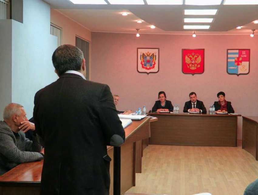 Страсти вокруг  комиссии ЖКХ  Таганроге