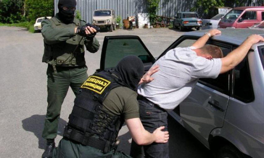 В Таганроге Ростовской области полицейские пресекли незаконный сбыт наркотиков
