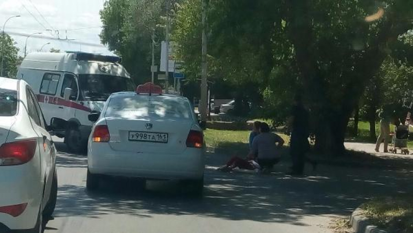В Таганроге водитель такси сбил школьницу на оживленной магистрали