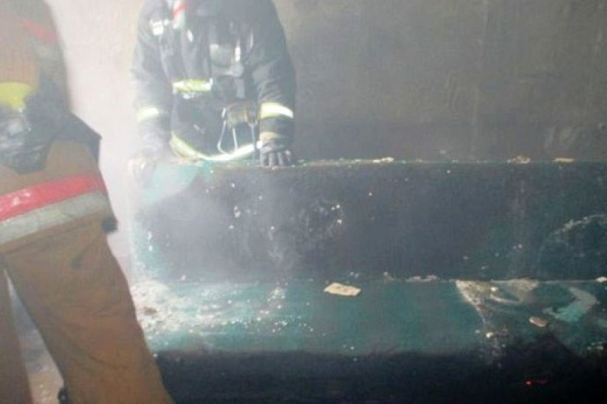 В Таганроге из горящего дома эвакуировали 40 жильцов