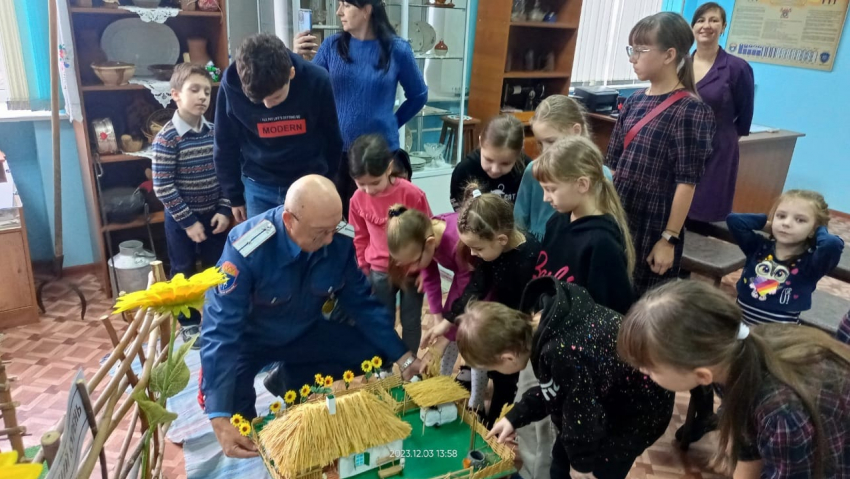 Таганрогские казаки на страже воспитания подрастающего поколения