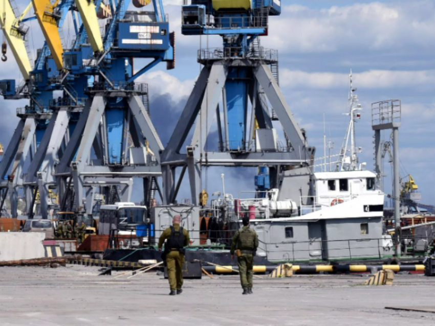 Порт Мариуполя начали использовать для грузоперевозок в Таганрог