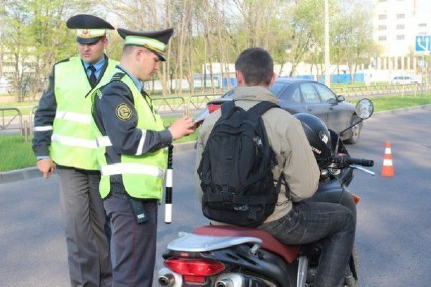 Сотрудники ГИБДД  Таганрога и области наказали более 5000 мотоциклистов за нарушение правил дорожного движения
