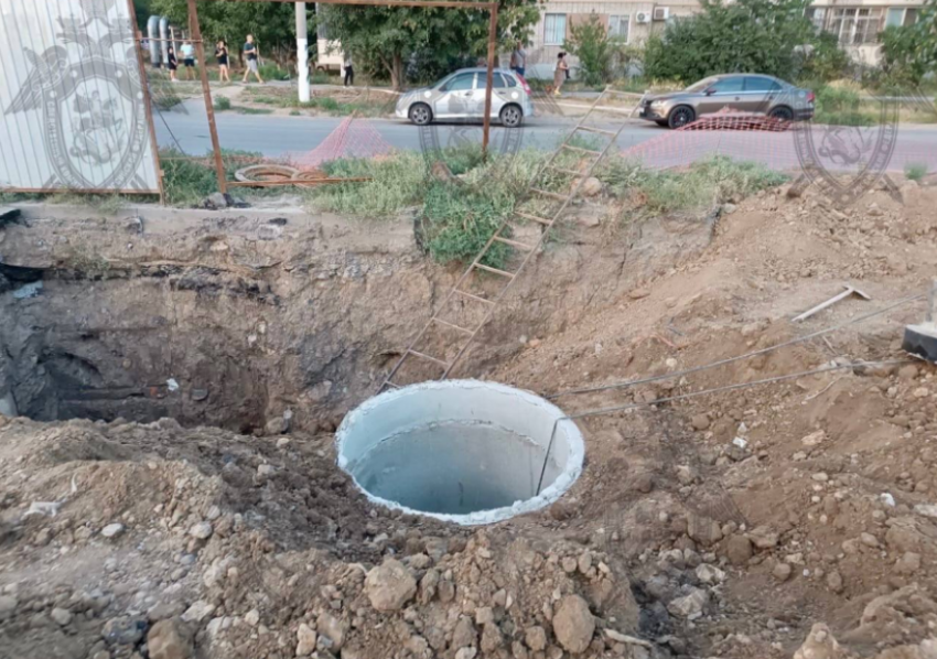 В Таганроге расследуют гибель рабочих в  канализационном коллекторе - новые подробности от СК