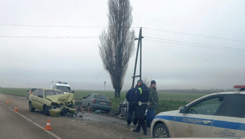 В ДТП на трассе Самбек-Матвеев-Курган погибла семейная пара 