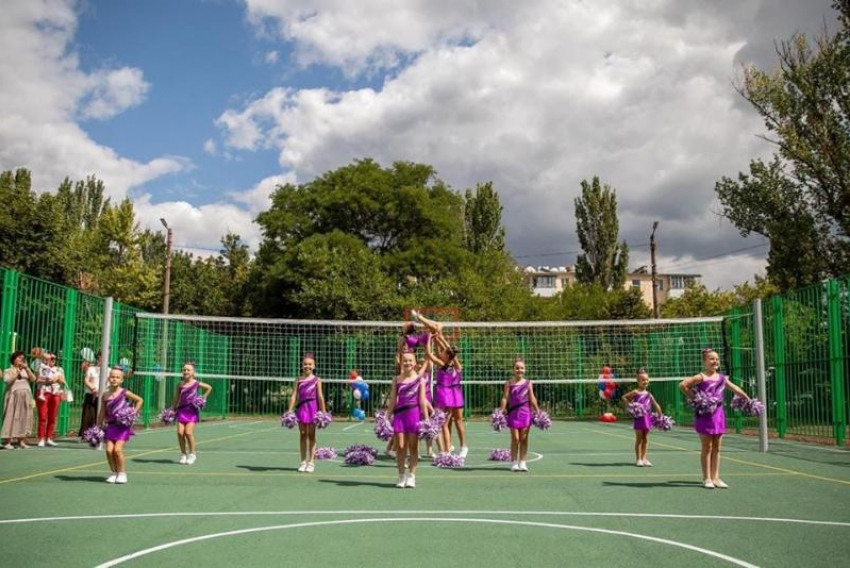Новая спортплощадка открыта для школьников Таганрога