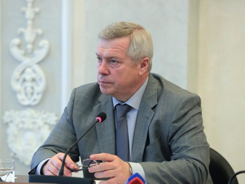 Таганроженка спросила у губернатора об интернет-вышках и его гражданстве
