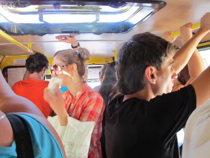 Плохо без трамваев: жители возмущены повышенным пассажиропотоком в маршрутках