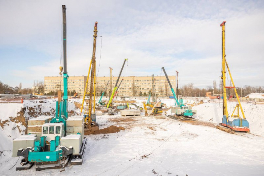 Рабочий визит сенатора в Таганрог: Андрей Яцкин проконтролировал ключевые объекты