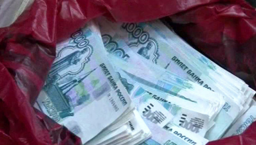 Житель Таганрога обокрал знакомую на крупную сумму денег