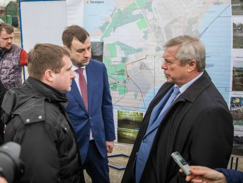 Губернатор Василий Голубев  посетил сосудистый центр  и коллектор в Таганроге
