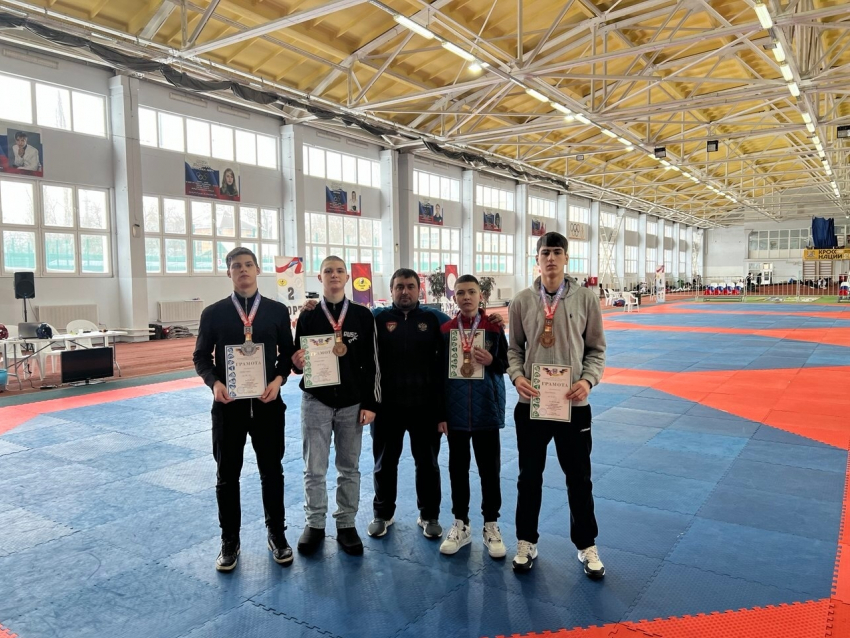 Спортсмены-юниоры из Таганрога заняли почётные места на первенстве ЮФУ по тхэквондо