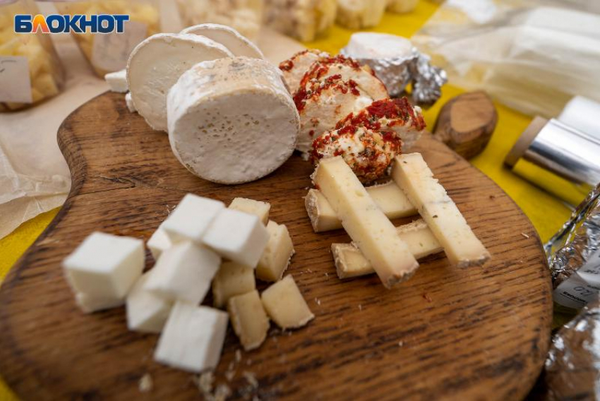 Творог и сметана — в плюсе, масло — в минусе: что выгодно купить в Таганроге по данным Ростовстата