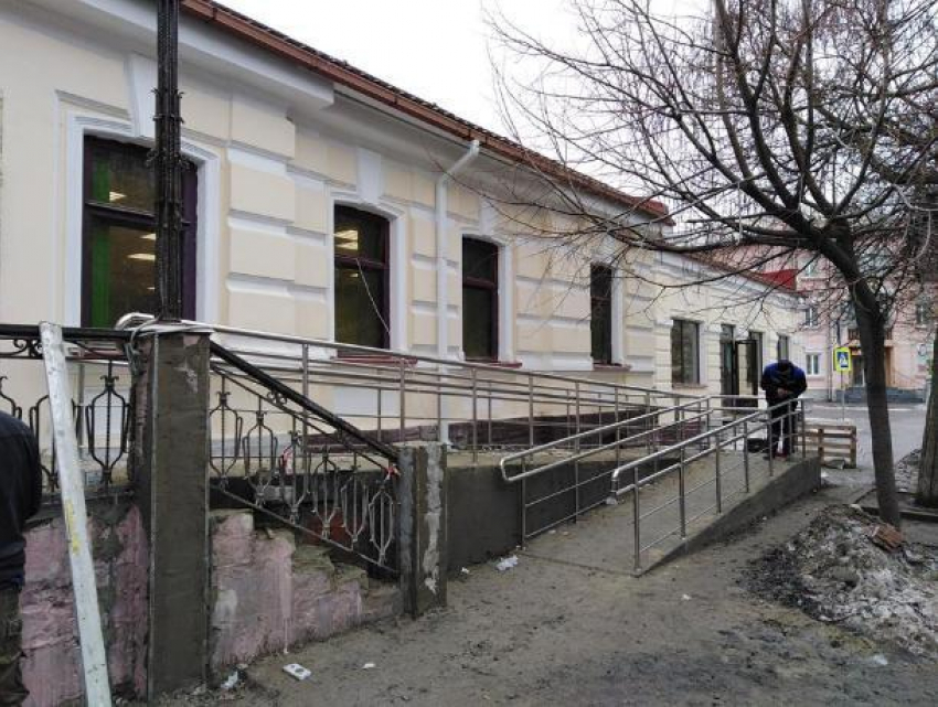 В Таганроге администрация намерена судиться с застройщиком, изуродовавшим объект культурного наследия