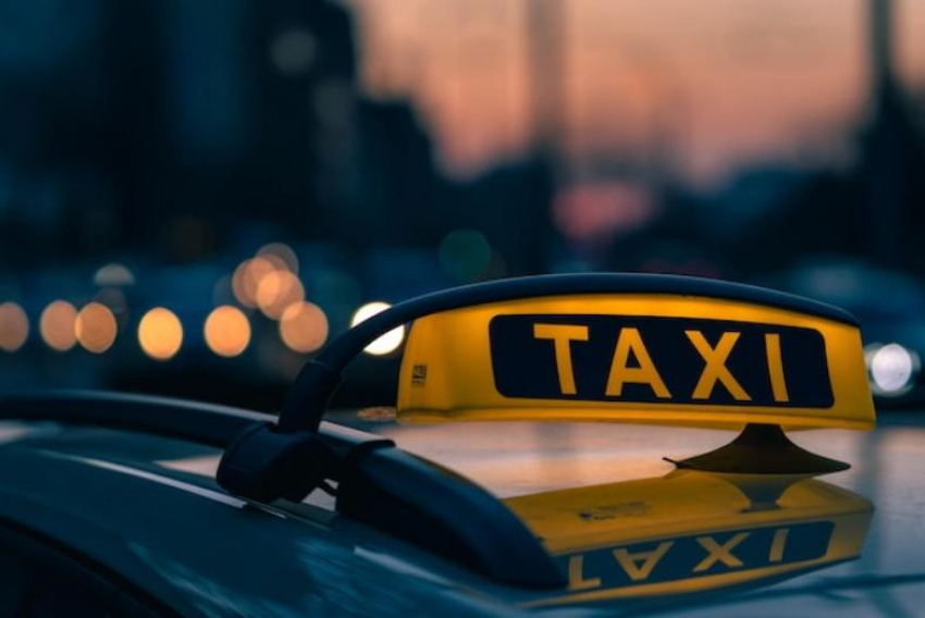 Таганрогские таксисты с 1 сентября перейдут на нормированный рабочий день 