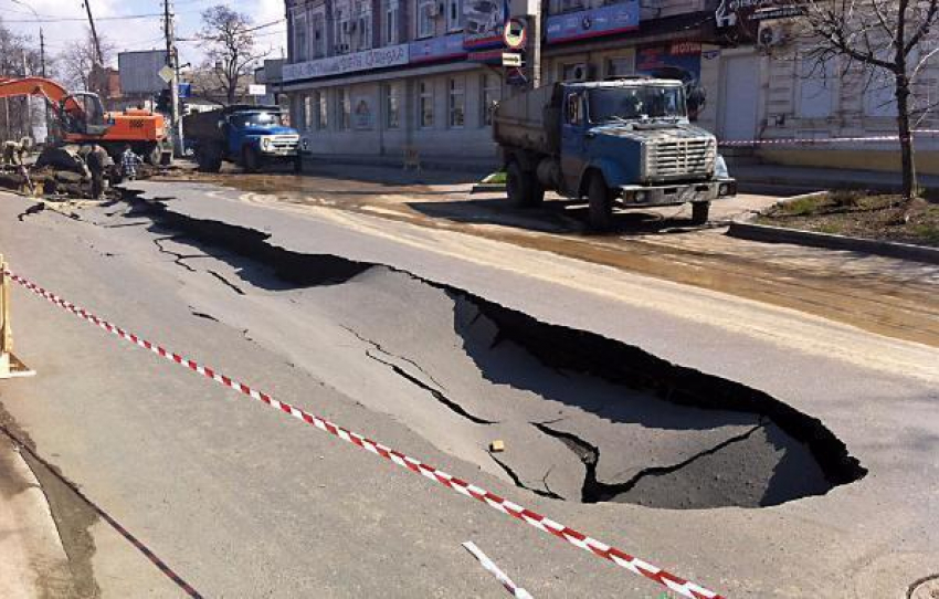 Таганрожцы считают состояние дорог в городе удовлетворительным