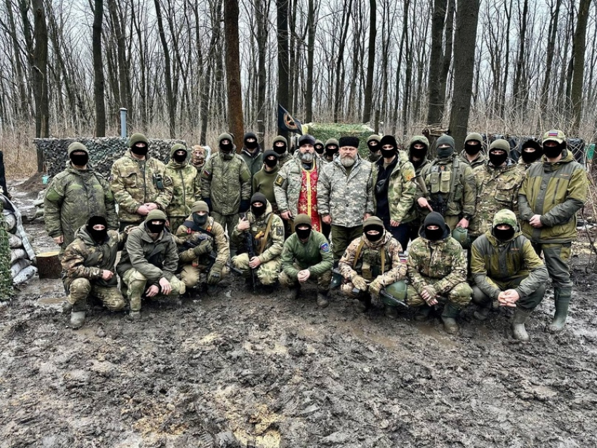 Таганрогские казаки отправили помощь нашим бойцам