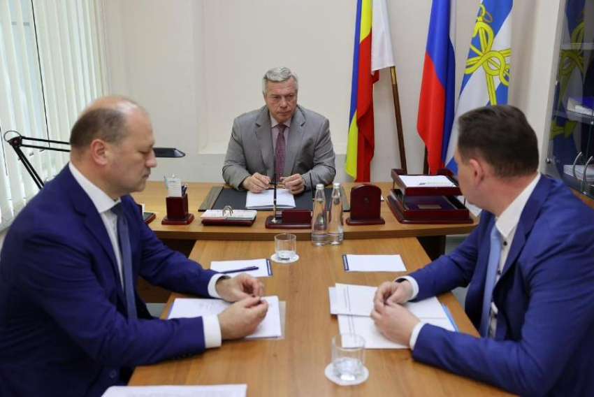 Губернатор посетил Таганрог с рабочим визитом: что обсудили на совещании с главой городской администрации 