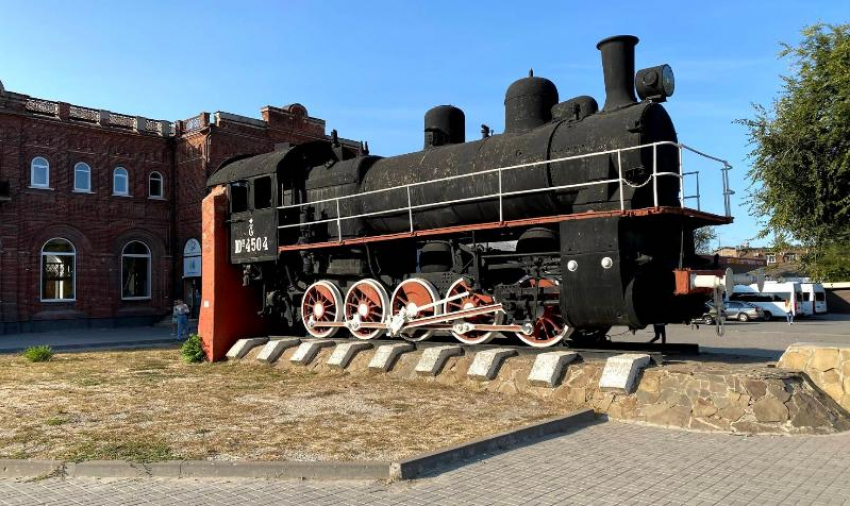 108 лет назад красноармейцы атаковали паровозом белых юнкеров на Старом вокзале в Таганроге