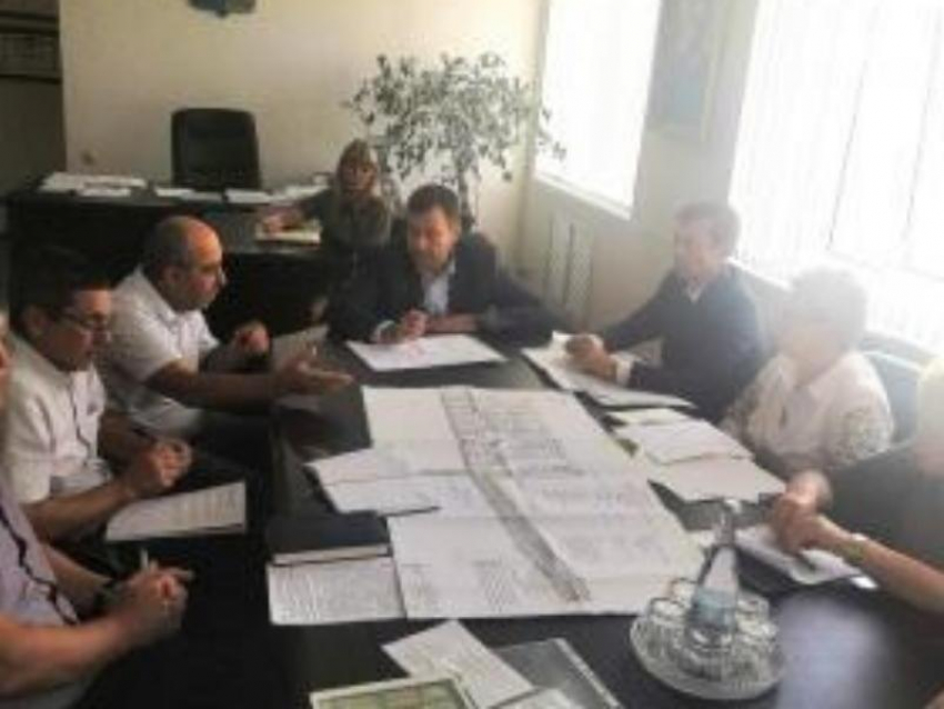 Глава администрации Таганрога Андрей Лисицкий обсудил с застройщиками новый микрорайон «Софьино»