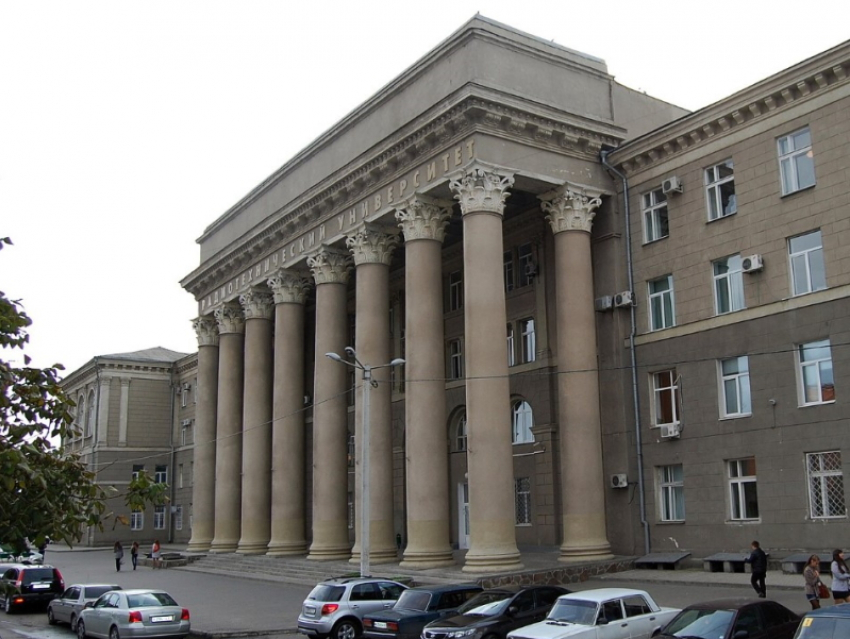 Таганрогские выпускники вузов и колледжей вошли в топ-10 по уровню заработка